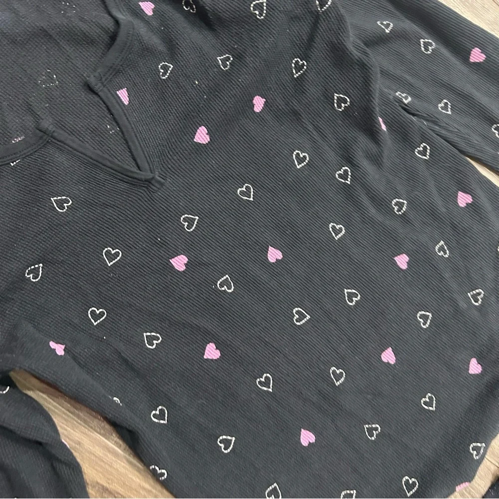 Victoria's Secret Black Pajama Set with Pink Heart Print - Picture 4 of 7